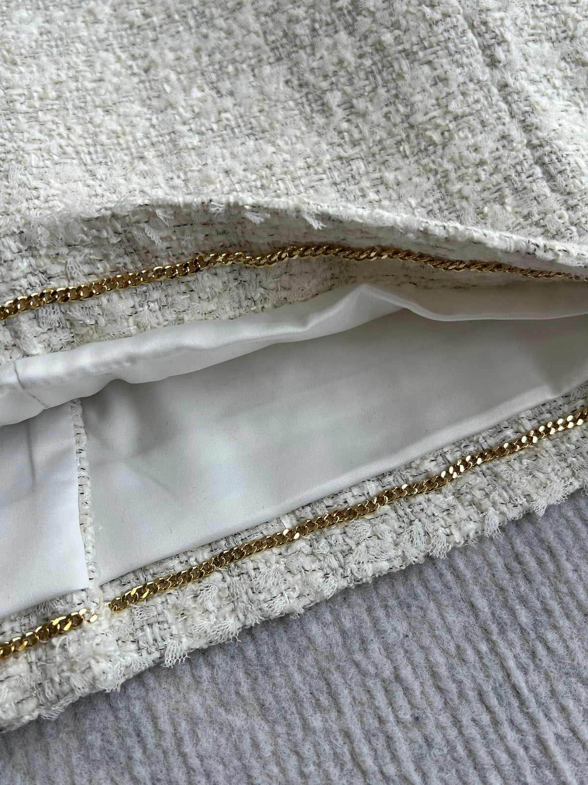 Chanel 2025 White Woven Tweed Fabric Jacket 318544
